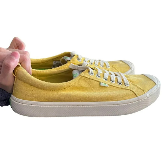 Cariuma OCA Low Canvas Sneaker - Picture 3 of 8